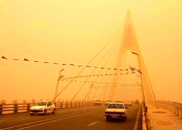 گرد و غبار و رطوبت 11 شهر خوزستان را تعطيل کرد