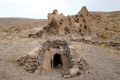مرموزترین روستای زیرخاکی/ ۱۴۵ خانه زیرزمینی دفن شده
