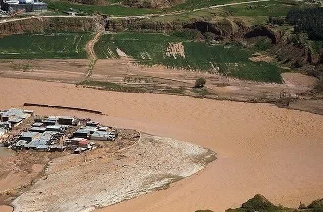 خسارت سیلاب به تعدادی از واحد‌های مسکونی پلدختر