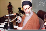 دفترحزب جمهوری اسلامی ، آیت الله دکتر بهشتی درحال سخنرانی دریکی از جلسات حزب