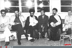 دفتر حزب جمهوری اسلامی ،از راست:شهید آیت الله بهشتی،آیت الله خامنه ای،هانی الحسن سفیر وقت فلسطین وشهید دکتر سید حسن آیت