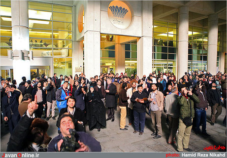 نورافشانی شب 22 بهمن در برج میلاد تهران در آخرین روز سی و چهارمین جشنواره فیلم فجر