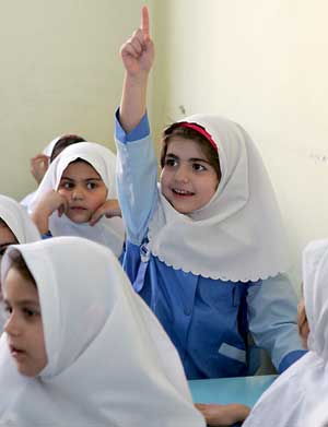 دریافت«عیدی» از دانش آموز نه قانونی است نه اخلاقی