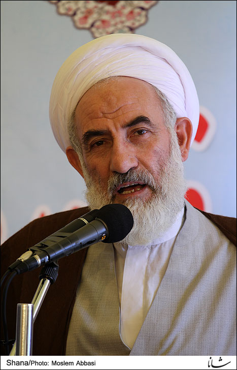 پیامبران راه اتصال به منبع لایزال الهی هستند